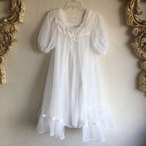 Vintage Lisette white nylon peignoir set